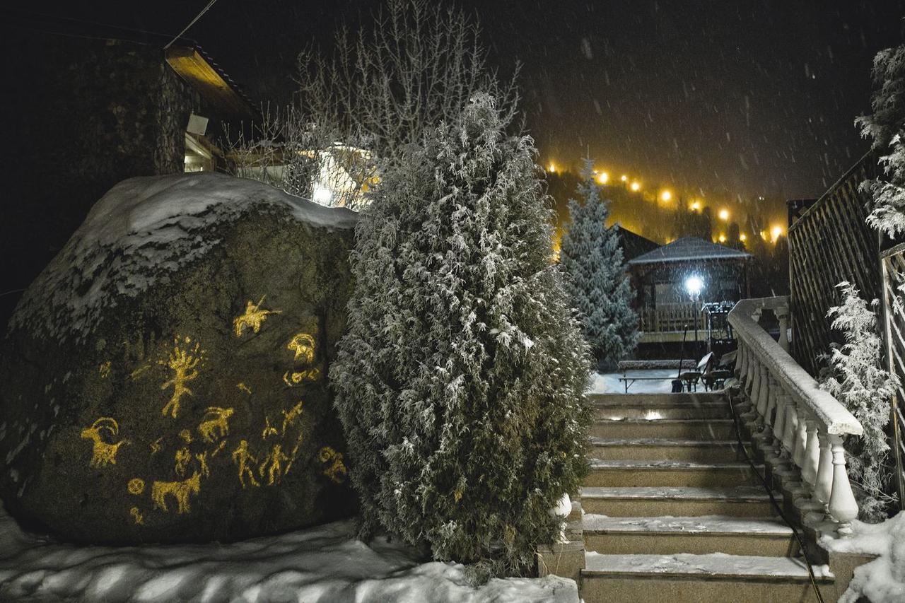 Namaste Shalle 2000m Gasthof Almaty
